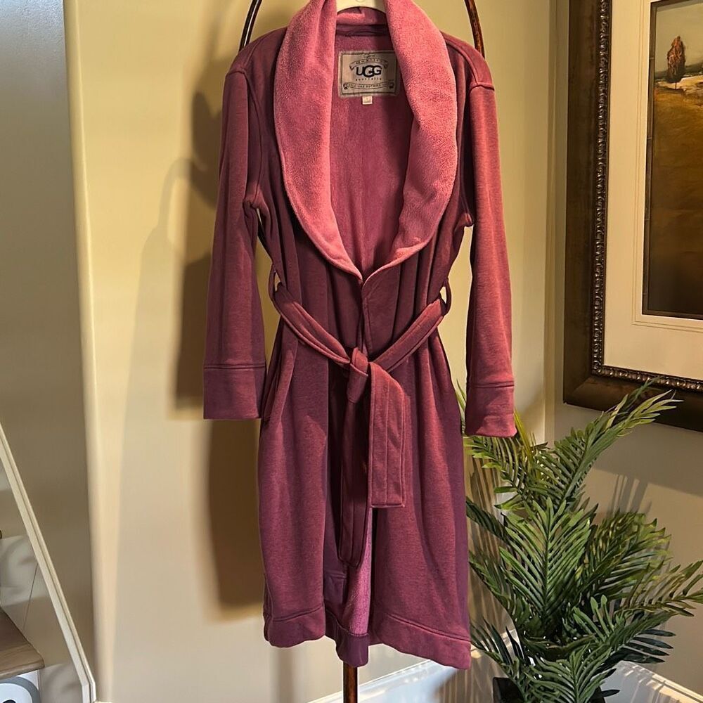 UGG Raspberry Shawl Collar Robe - Picture 9 of 9